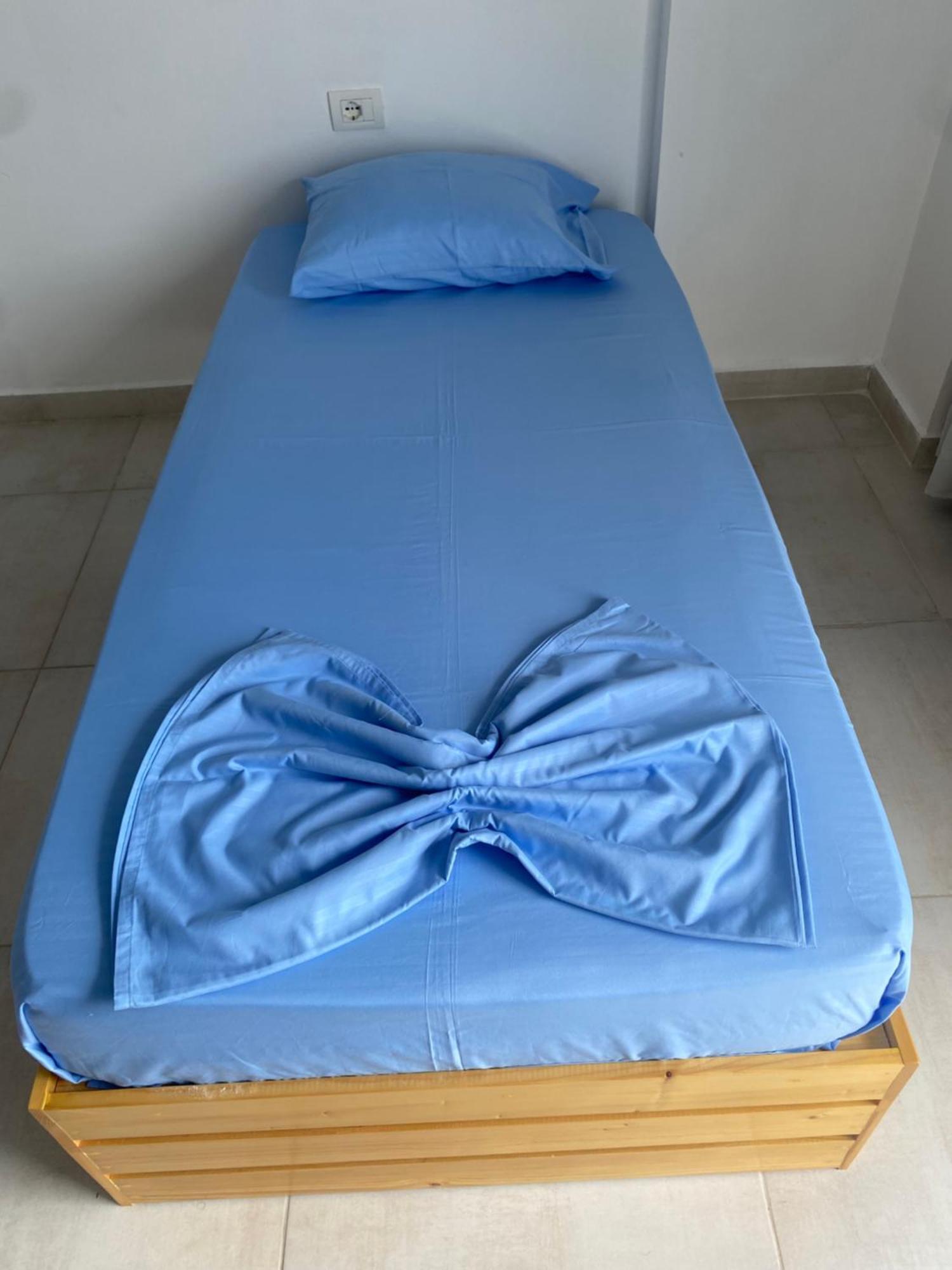 Eleni'S Holiday Rooms Himare Exterior foto
