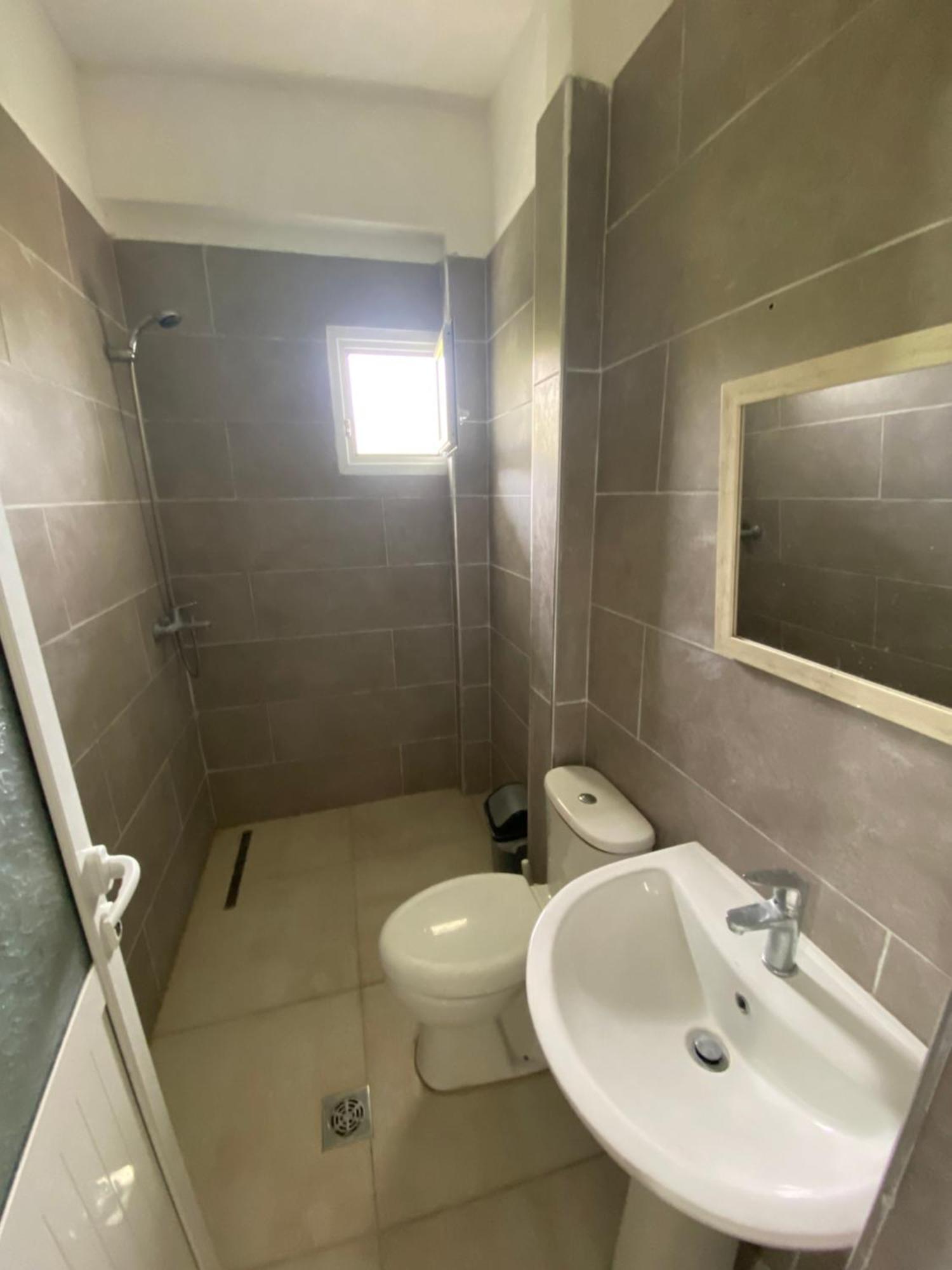 Eleni'S Holiday Rooms Himare Exterior foto