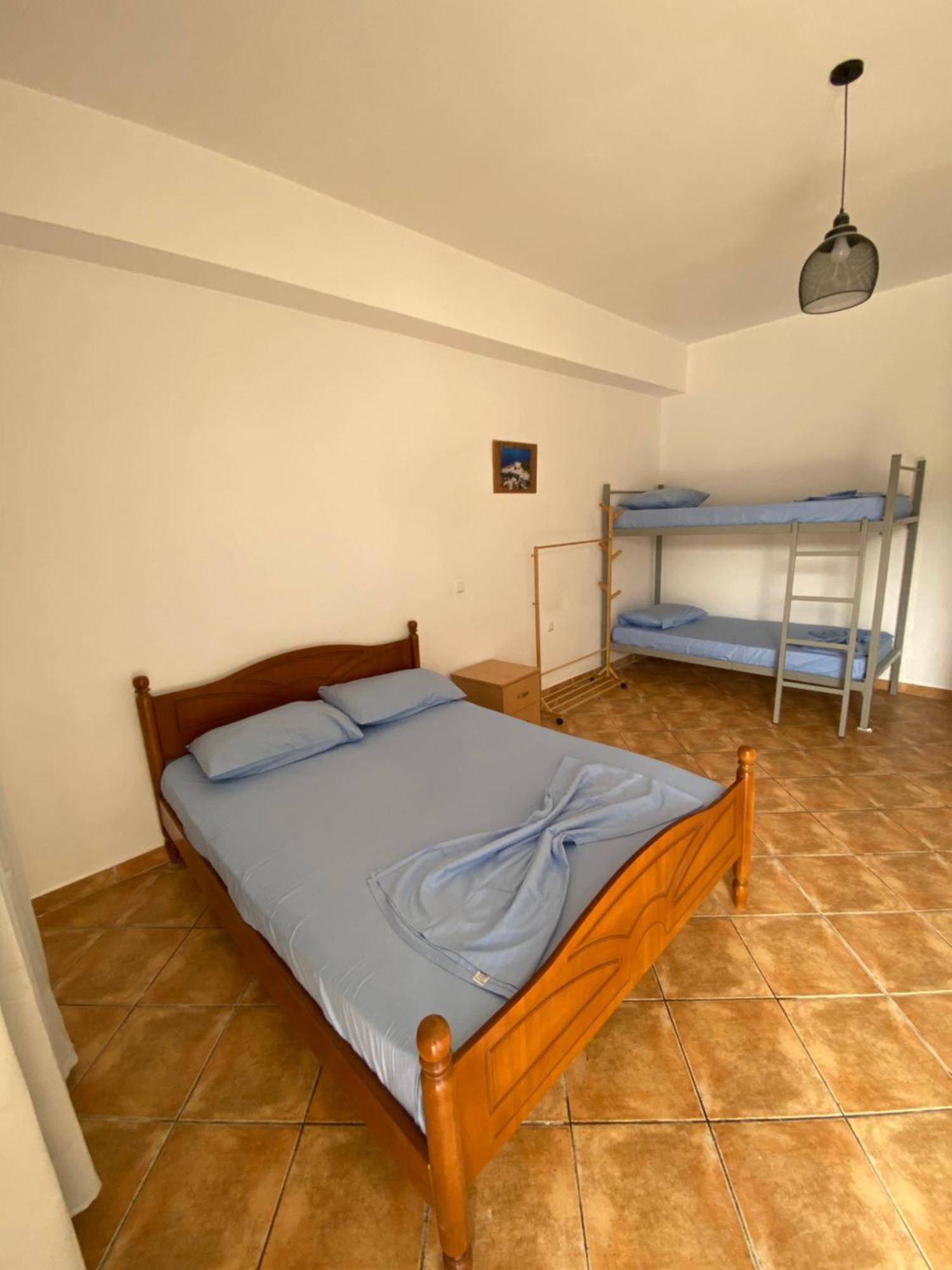 Eleni'S Holiday Rooms Himare Exterior foto
