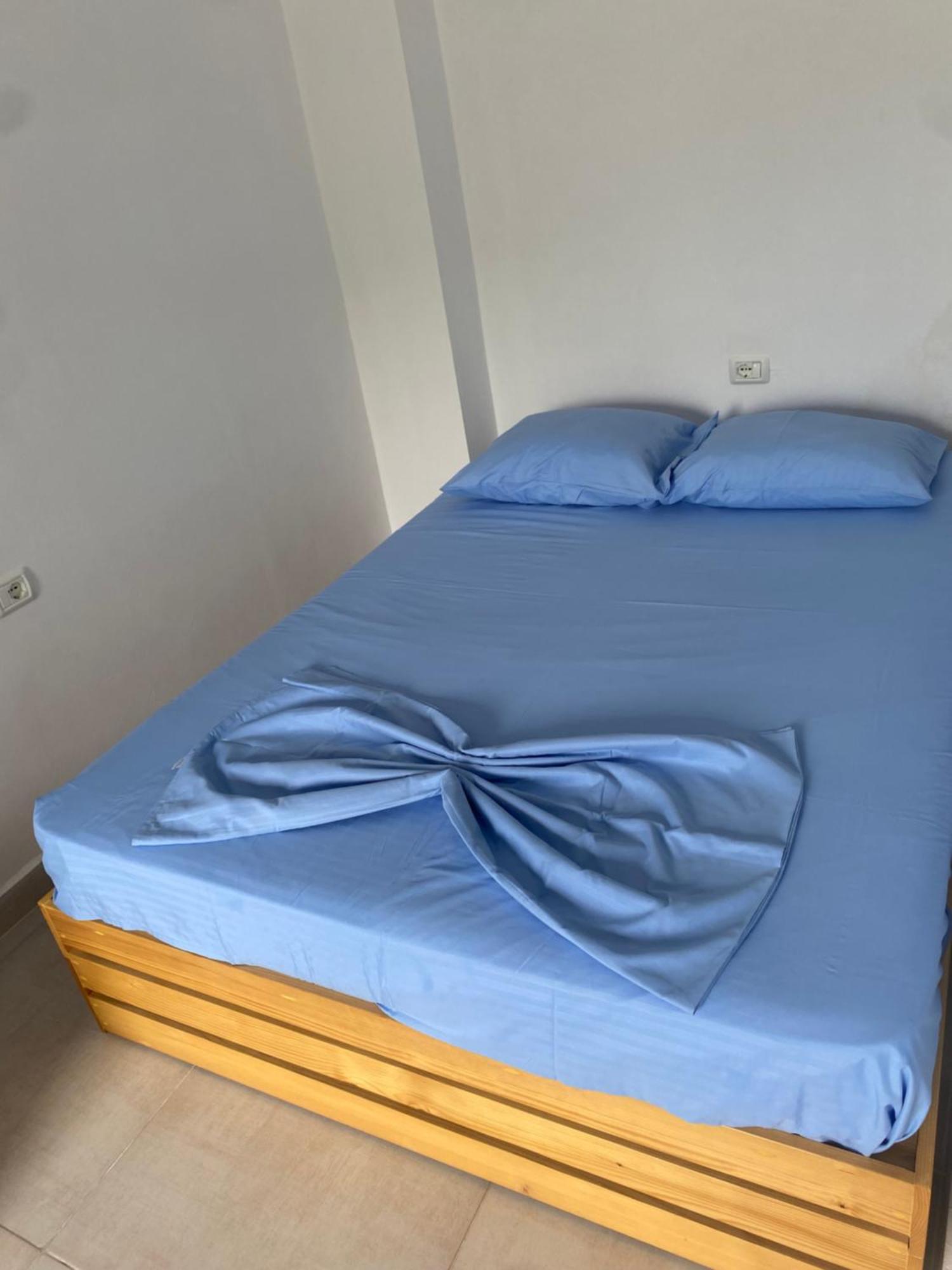 Eleni'S Holiday Rooms Himare Exterior foto