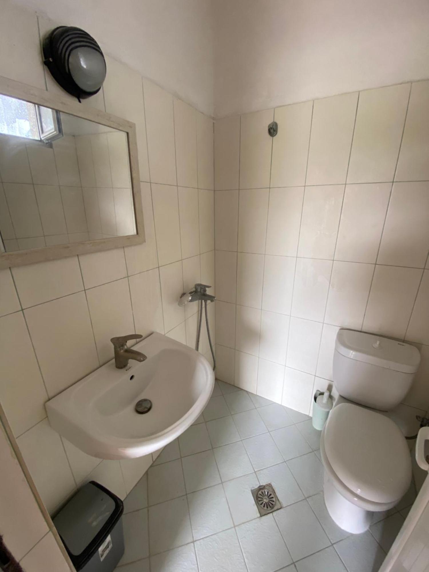 Eleni'S Holiday Rooms Himare Exterior foto